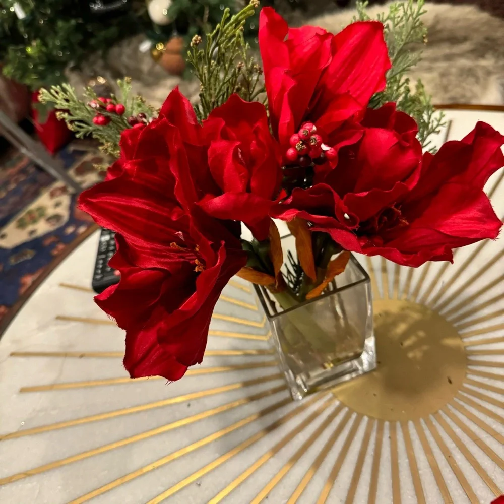 Pottery Barn 1/ Faux Berry & Amaryllis Mixed Arrangement In Glass Vase